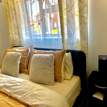 Double Room Bentilee Bucknall  외부 사진