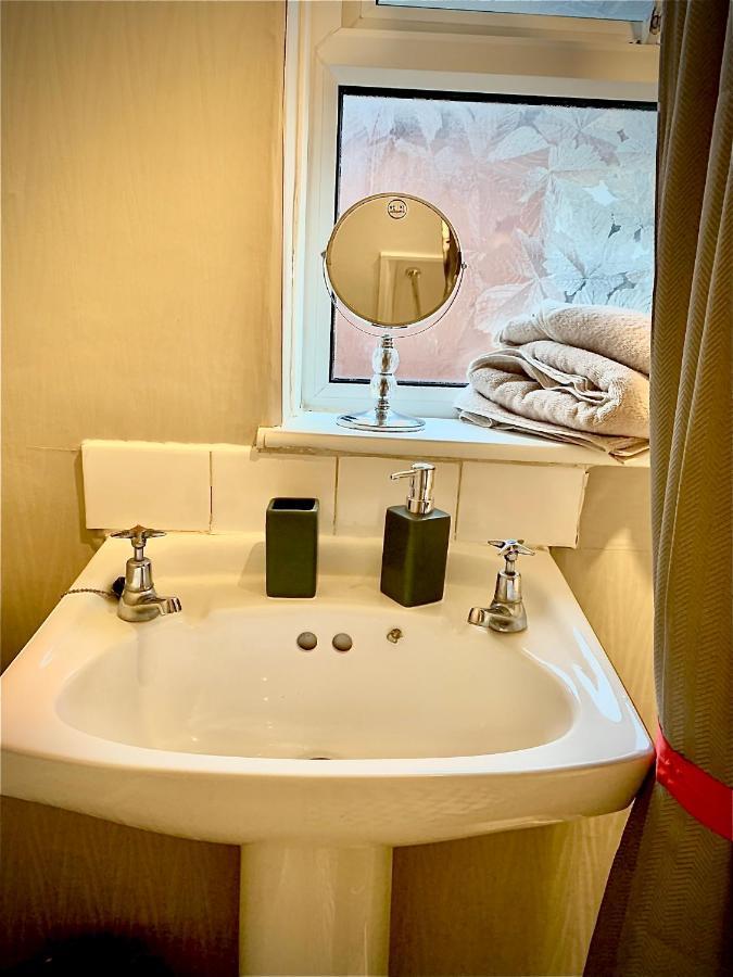 Double Room Bentilee Bucknall  외부 사진